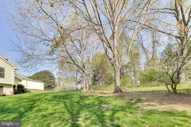 3137 HUNT RD, Oakton, VA 22124