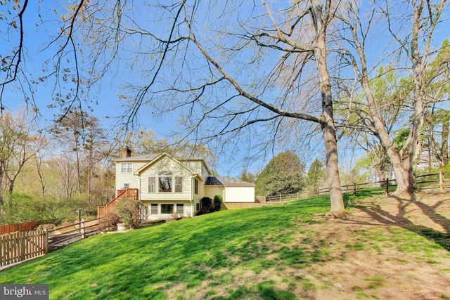 3137 HUNT RD, Oakton, VA 22124