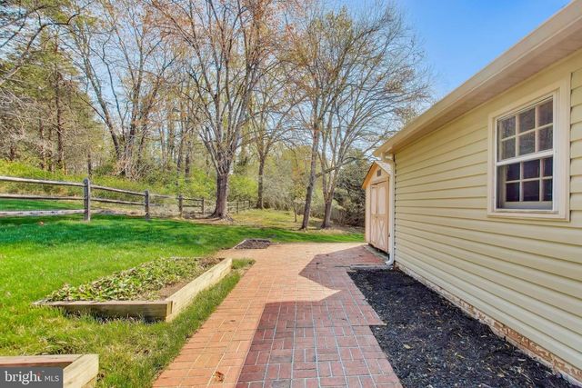 3137 HUNT RD, Oakton, VA 22124