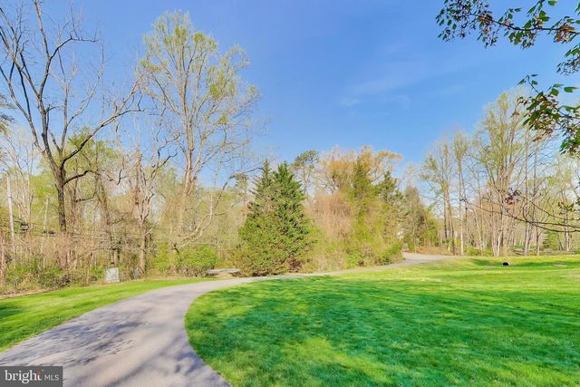 3137 HUNT RD, Oakton, VA 22124