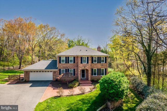 3137 HUNT RD, Oakton, VA 22124