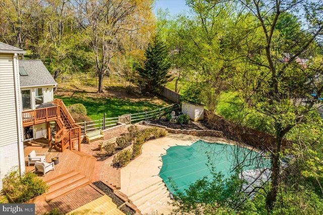 3137 HUNT RD, Oakton, VA 22124