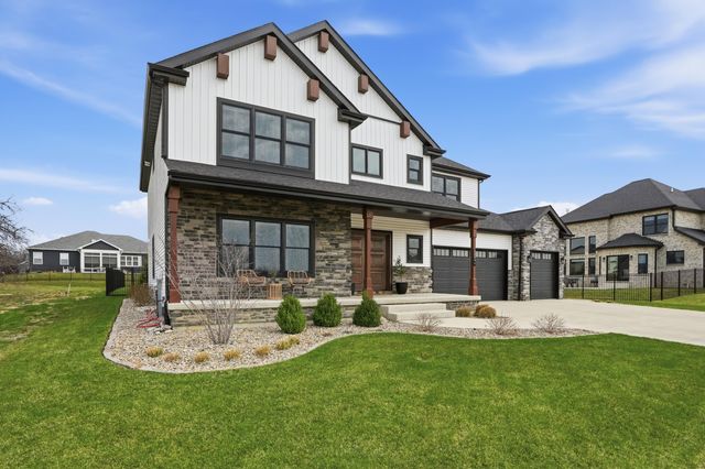 11241 Oak Ridge Court, Crown Point, IN 46307