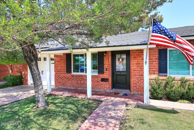 2230 E DEVONSHIRE Avenue, Phoenix, AZ 85016