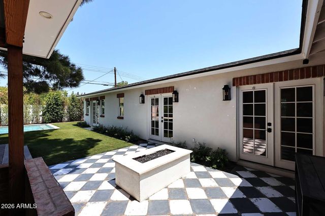 2230 E DEVONSHIRE Avenue, Phoenix, AZ 85016