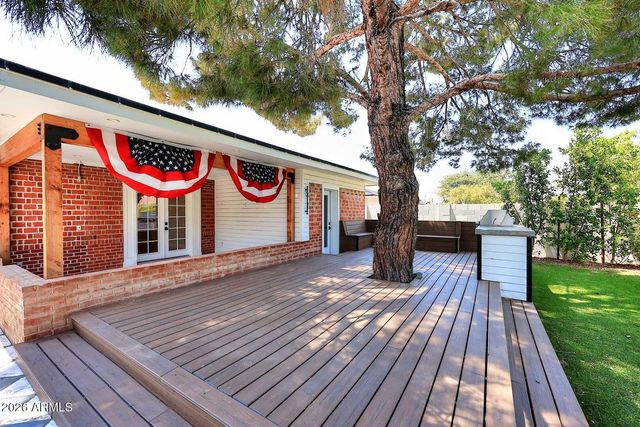 2230 E DEVONSHIRE Avenue, Phoenix, AZ 85016