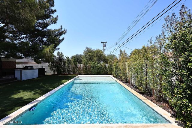 2230 E DEVONSHIRE Avenue, Phoenix, AZ 85016