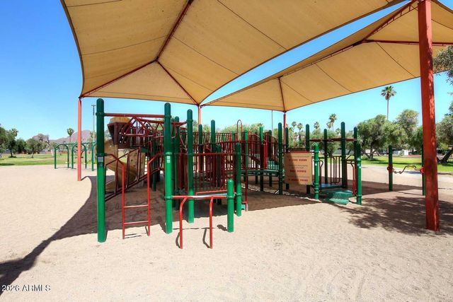 2230 E DEVONSHIRE Avenue, Phoenix, AZ 85016