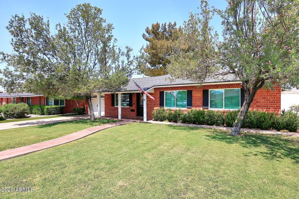 2230 E DEVONSHIRE Avenue, Phoenix, AZ 85016 — photo 2