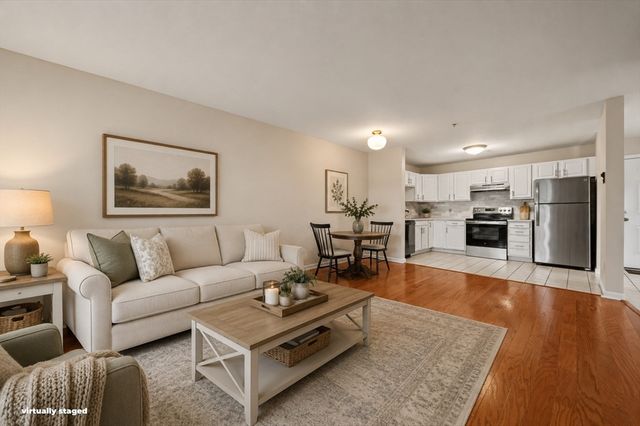 20 Heaths Ct 201, Lynn, MA 01905