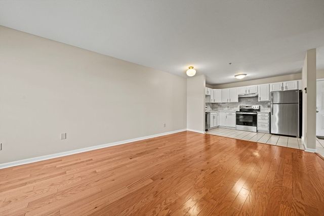 20 Heaths Ct 201, Lynn, MA 01905