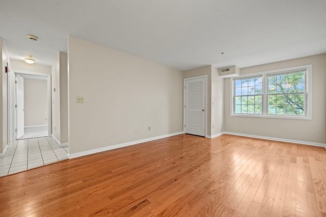 20 Heaths Ct 201, Lynn, MA 01905