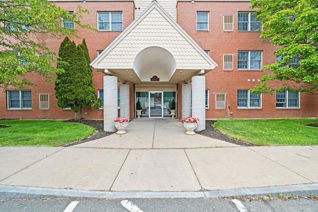 20 Heaths Ct 201, Lynn, MA 01905