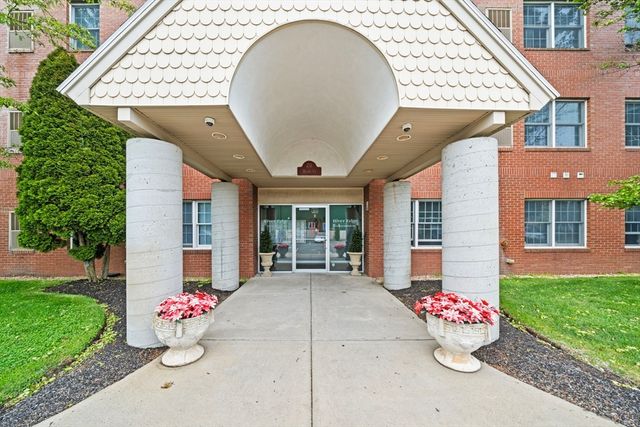 20 Heaths Ct 201, Lynn, MA 01905