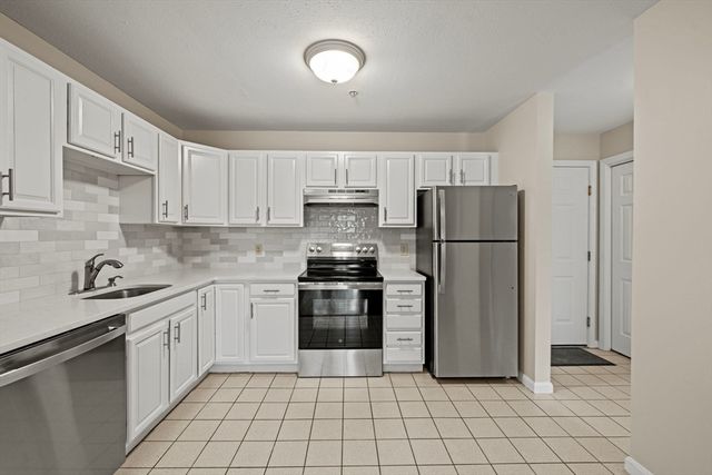 20 Heaths Ct 201, Lynn, MA 01905