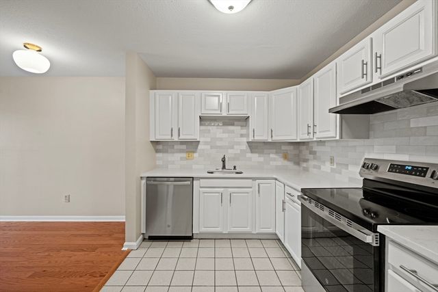 20 Heaths Ct 201, Lynn, MA 01905