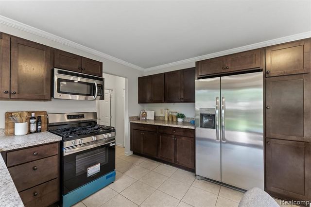 39861 Rager Court, Clinton Township, MI 48038