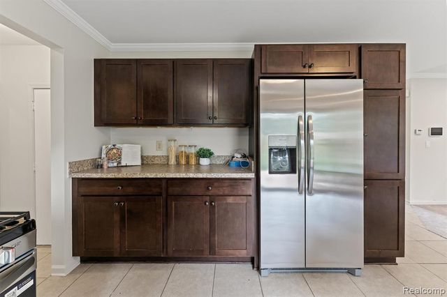 39861 Rager Court, Clinton Township, MI 48038