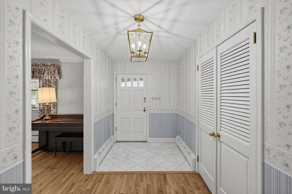 650 HENDREN ST, PHILADELPHIA, PA 19128 — photo 3