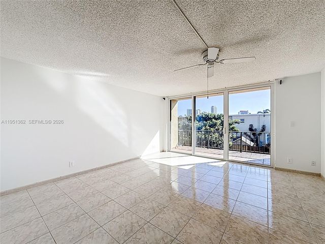 2412 NE 11th St 160, Hallandale Beach, FL 33009