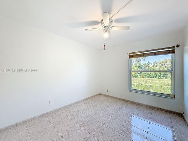 2412 NE 11th St 160, Hallandale Beach, FL 33009