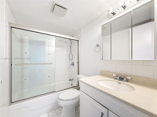 2412 NE 11th St 160, Hallandale Beach, FL 33009