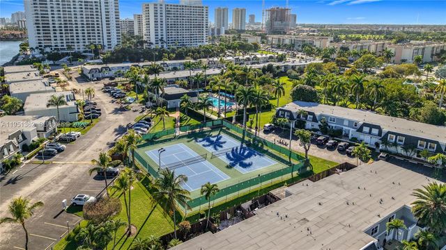 2412 NE 11th St 160, Hallandale Beach, FL 33009