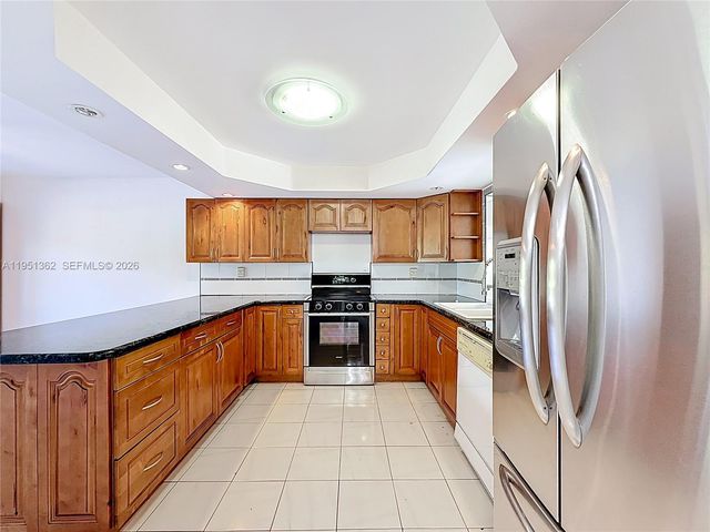 2412 NE 11th St 160, Hallandale Beach, FL 33009