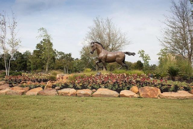 2 Dashingly Court, Tomball, TX 77377