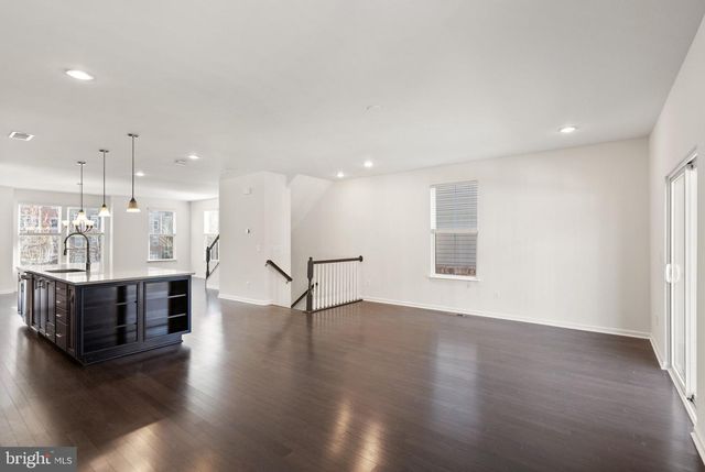 13650 AIR AND SPACE MUSEUM PKWY, Herndon, VA 20171