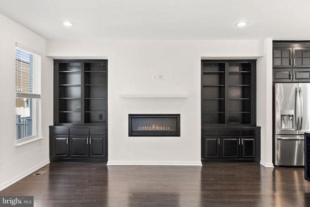 13650 AIR AND SPACE MUSEUM PKWY, Herndon, VA 20171