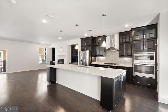 13650 AIR AND SPACE MUSEUM PKWY, Herndon, VA 20171