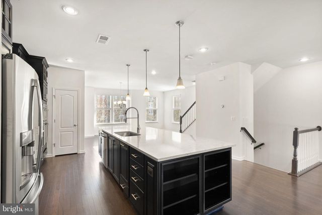 13650 AIR AND SPACE MUSEUM PKWY, Herndon, VA 20171