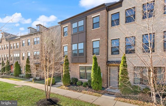 13650 AIR AND SPACE MUSEUM PKWY, Herndon, VA 20171