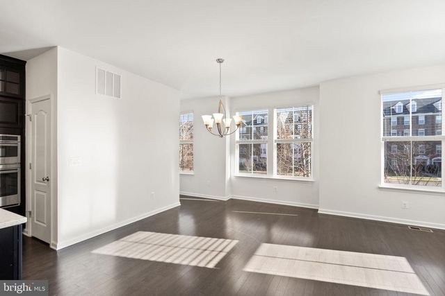 13650 AIR AND SPACE MUSEUM PKWY, Herndon, VA 20171