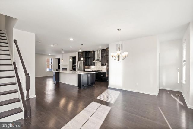 13650 AIR AND SPACE MUSEUM PKWY, Herndon, VA 20171