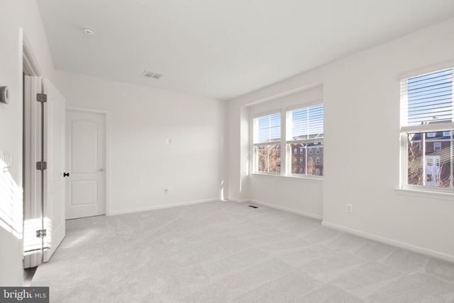 13650 AIR AND SPACE MUSEUM PKWY, Herndon, VA 20171