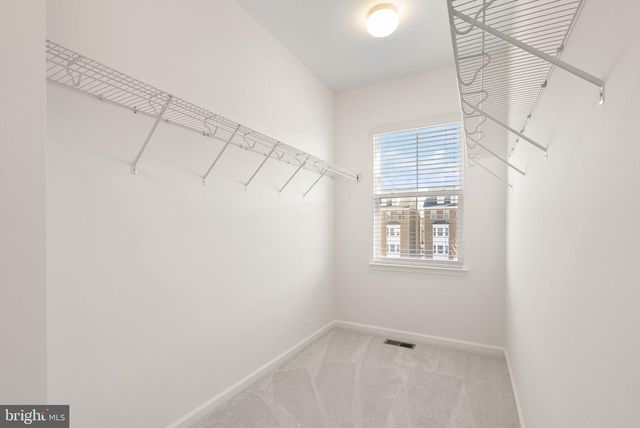 13650 AIR AND SPACE MUSEUM PKWY, Herndon, VA 20171