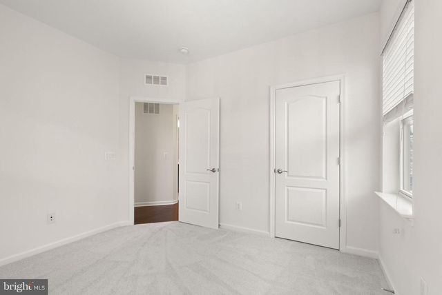 13650 AIR AND SPACE MUSEUM PKWY, Herndon, VA 20171