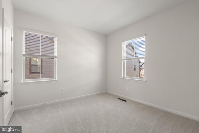 13650 AIR AND SPACE MUSEUM PKWY, Herndon, VA 20171