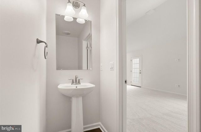 13650 AIR AND SPACE MUSEUM PKWY, Herndon, VA 20171