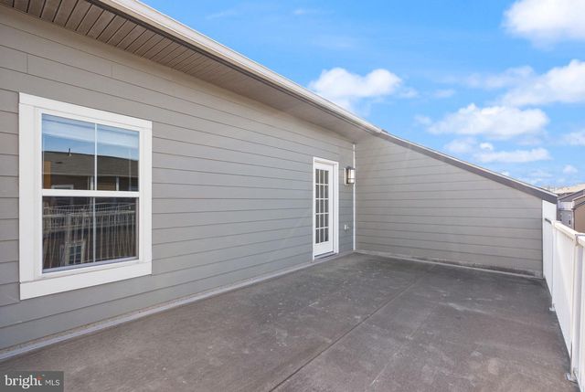 13650 AIR AND SPACE MUSEUM PKWY, Herndon, VA 20171