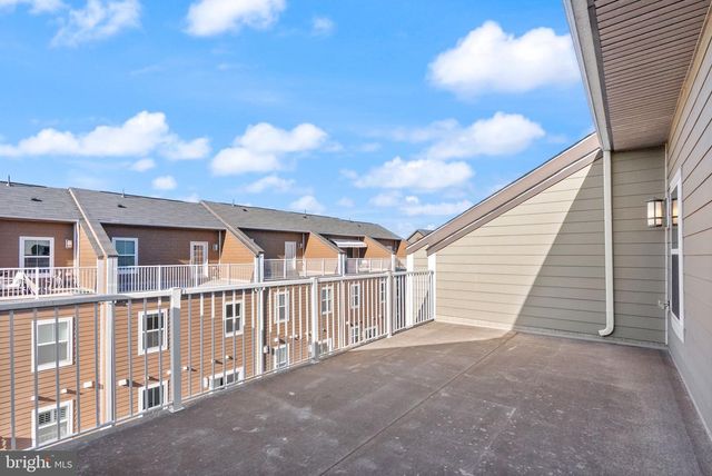 13650 AIR AND SPACE MUSEUM PKWY, Herndon, VA 20171