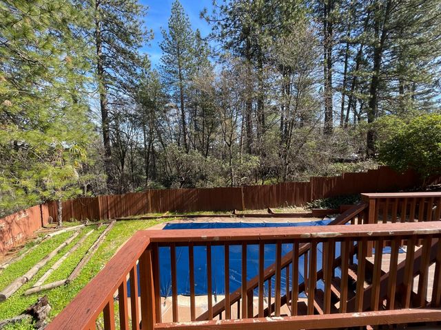 2760 Sunrise Dr, Meadow Vista, CA 95722