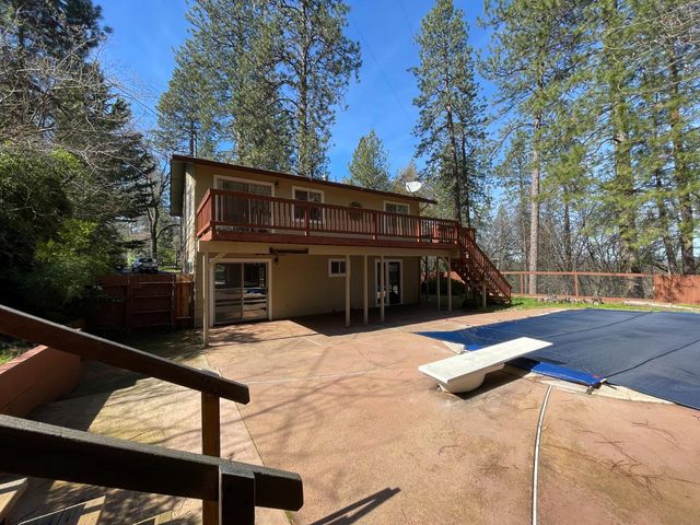 2760 Sunrise Dr, Meadow Vista, CA 95722