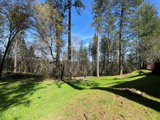 2760 Sunrise Dr, Meadow Vista, CA 95722