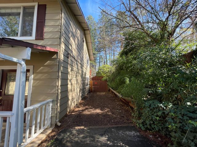 2760 Sunrise Dr, Meadow Vista, CA 95722