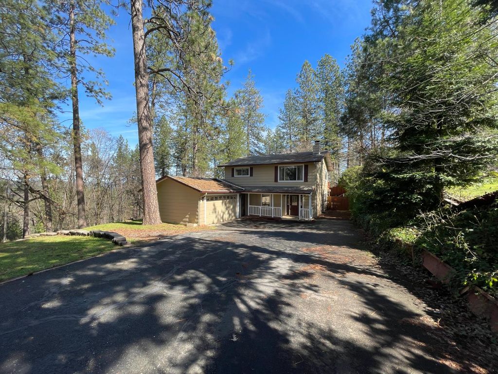 2760 Sunrise Dr, Meadow Vista, CA 95722