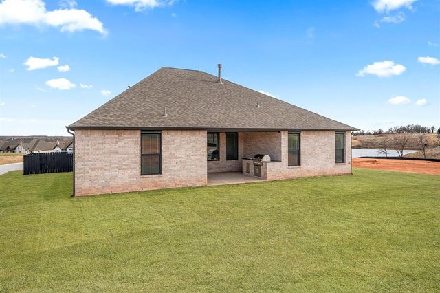 2280 Cottage Lane, Blanchard, OK 73010