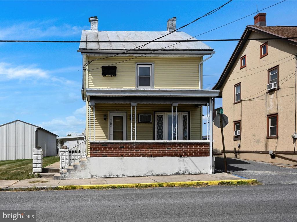 157 N CENTER ST, Fredericksburg, PA 17026